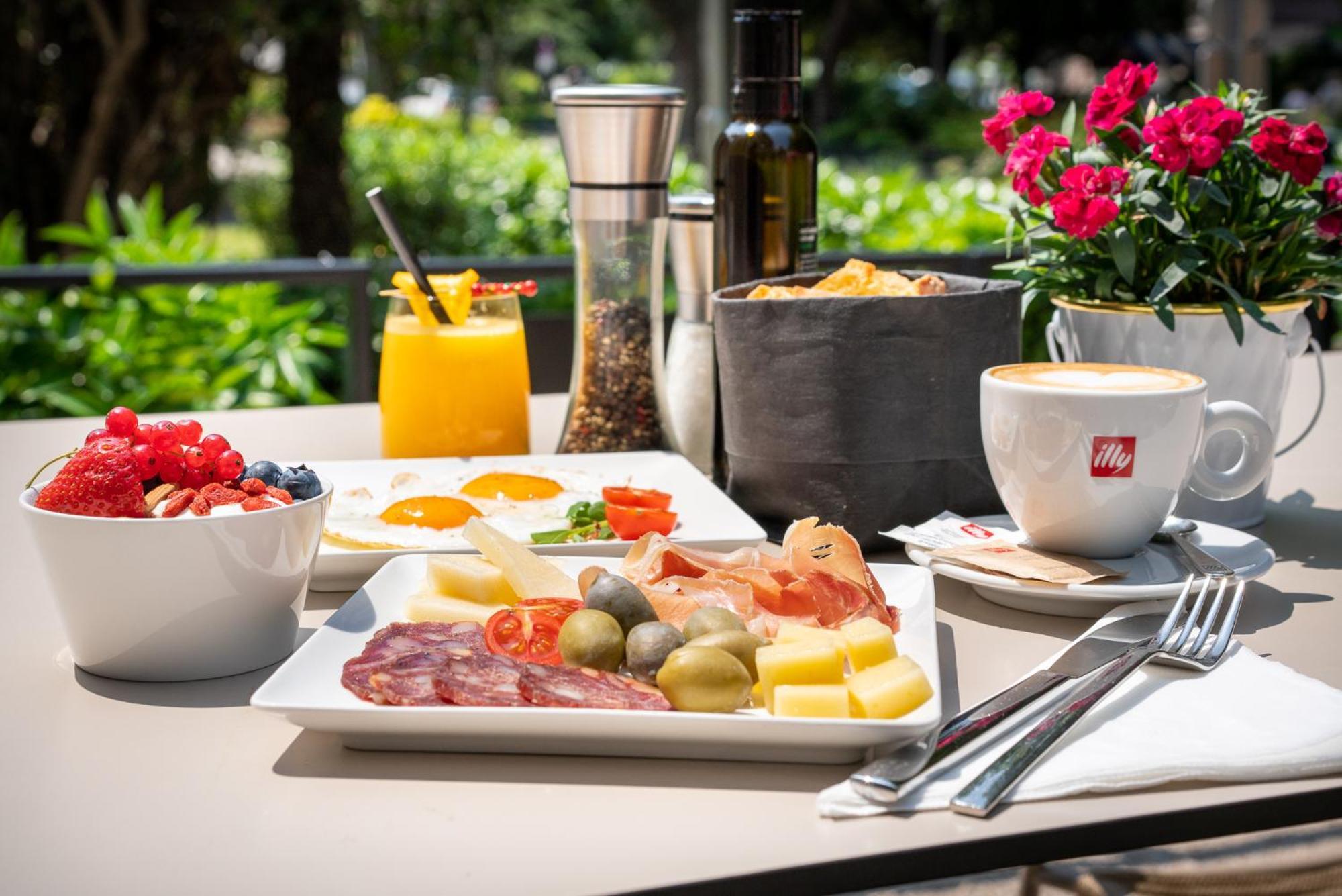 Degrassi Boutique Garni Hotel Izola Eksteriør billede